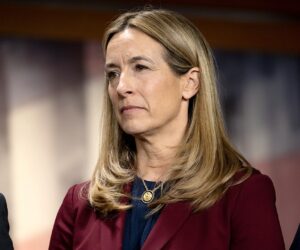 National Archives apologizes to Dem gubernatorial candidate for records ‘breach’