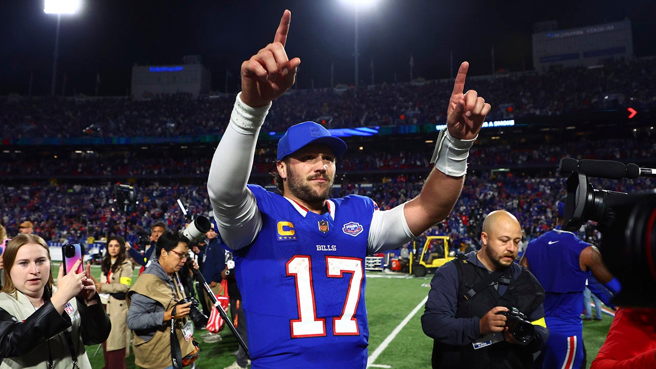 Bills’ Josh Allen chides fans for leaving comeback win early