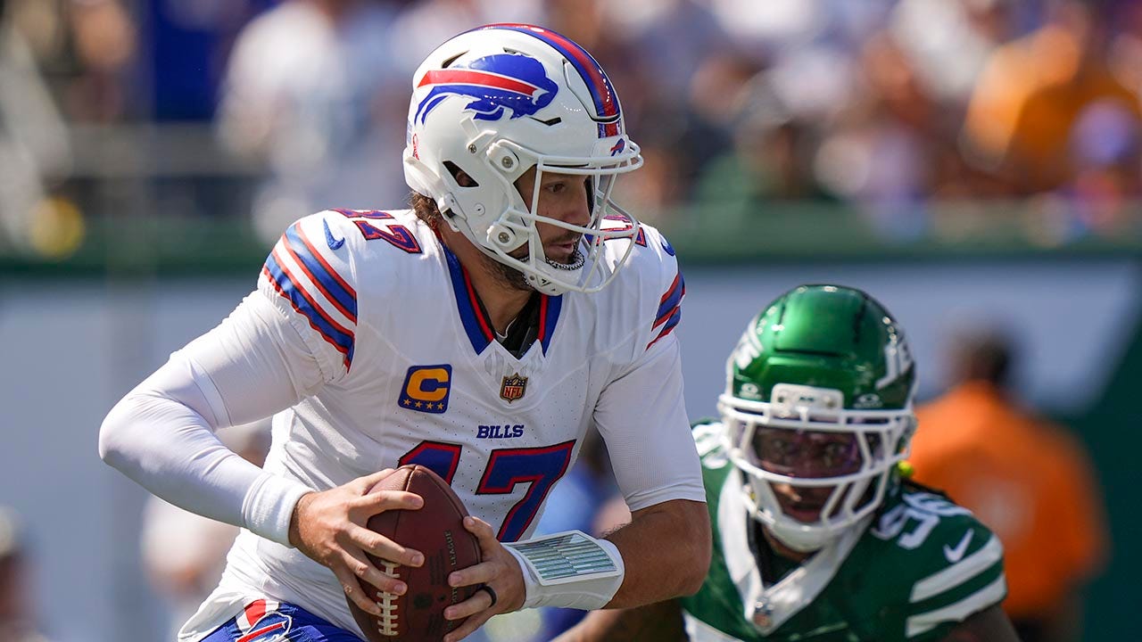Bills’ Josh Allen was ‘bleeding profusely’ from the nose against Jets