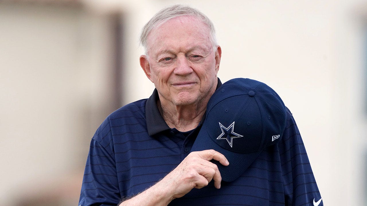 Cowboys’ Jerry Jones on honoring Charlie Kirk