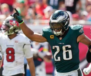 NFL news: Saquon Barkley scores Eagles TD off fake tush push