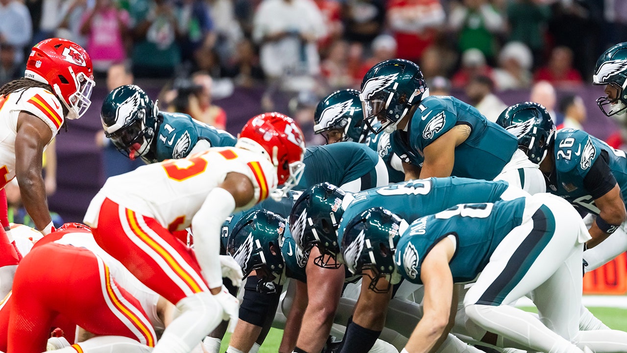 Eagles’ tush push comes under fire in win over Chiefs