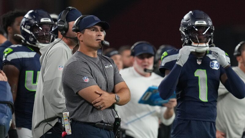 Seahawks commit head-scratching error vs Cardinals