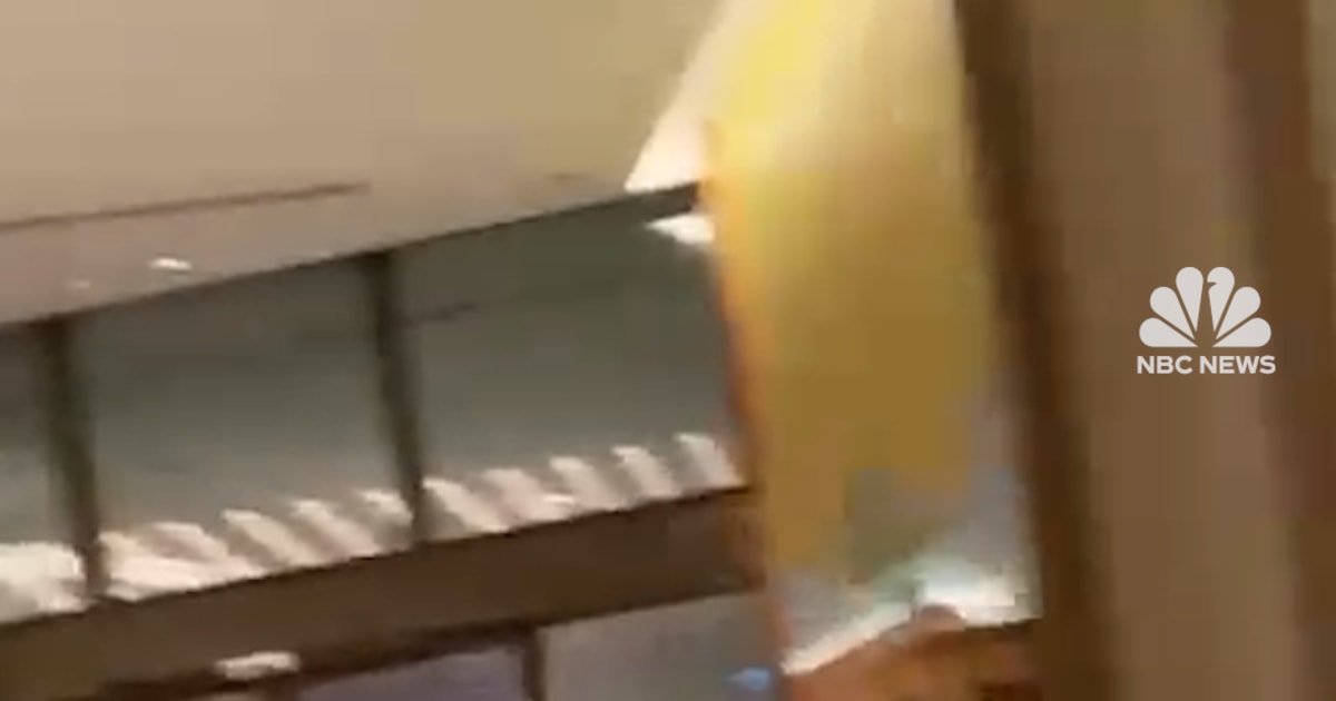 Super Typhoon Ragasa floods Hong Kong hotel