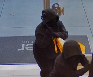 California jewelry store targeted in smash-and-grab