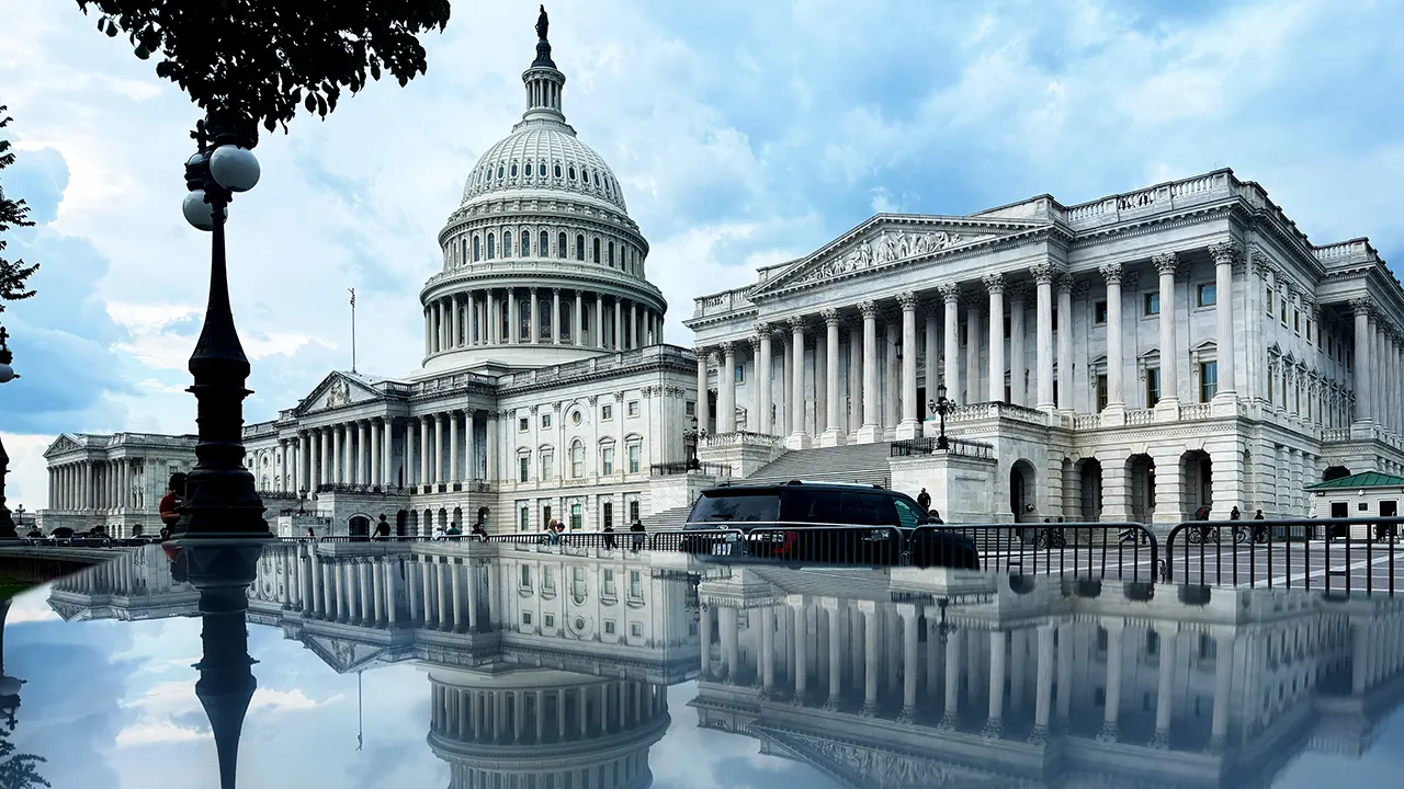 New bill would codify Trump executive order on federal architecture