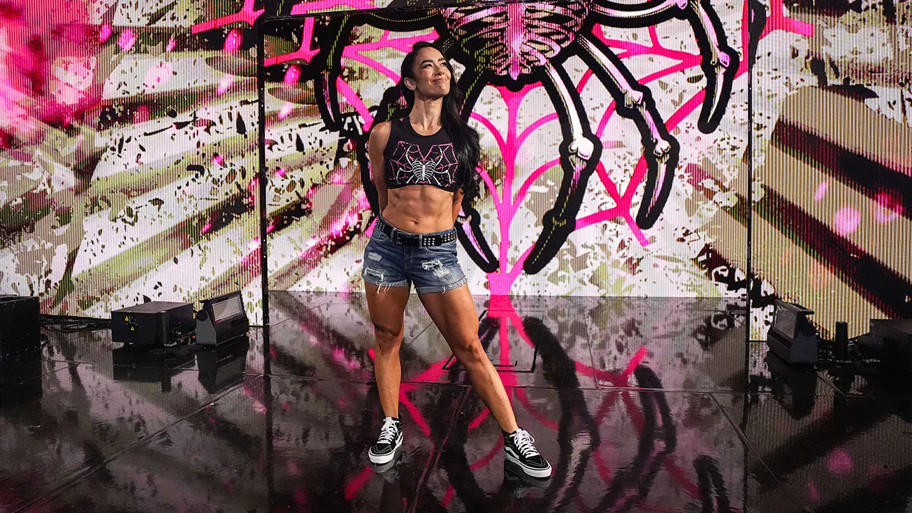 AJ Lee makes WWE return