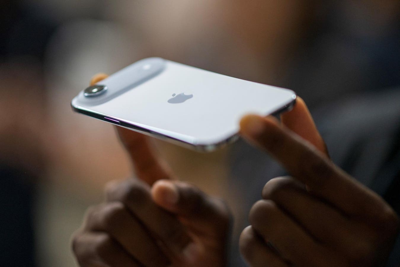 iPhone Air’s Weak Sales, MacBook Pro Detail Leak, Apple’s iOS Update Alert