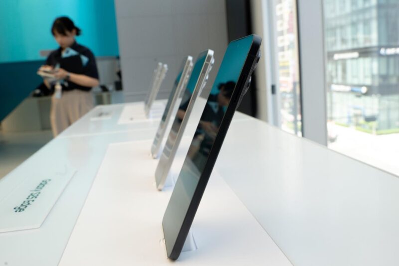 Galaxy S26 Surprise, New Pixel 10a Details, OnePlus 15 Details Confirmed