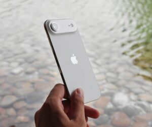 iPhone Air’s Real Appeal Lies In Its Weight, Not The Slim Design