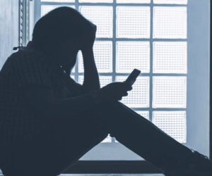 Do Not Use These Free Apps On Your iPhone Or Android Phone