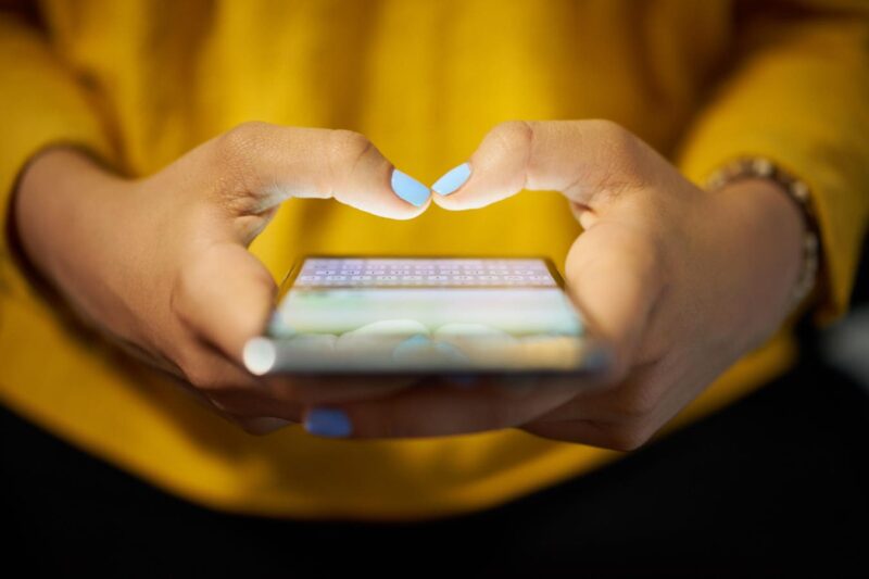 3 Things To Do Before Sending A Text You’ll Regret, By A Psychologist