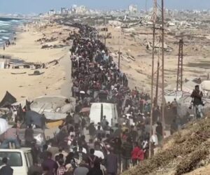 Gazans return as Israeli troops pull back