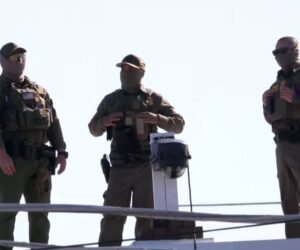 Trump orders military troops to be paid amid government shutdown