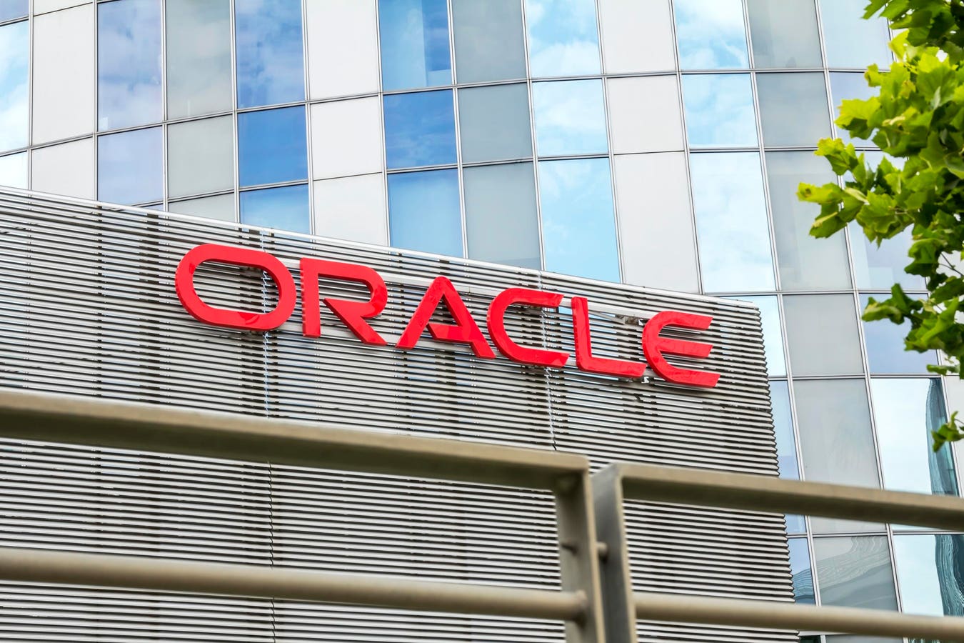 Oracle Promotes Agentic AI For ERP And Supply Chain