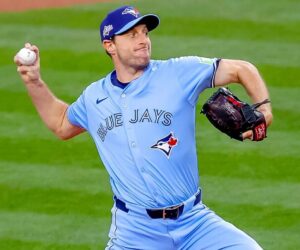 Blue Jays pull even vs. Mariners in ALCS behind Max Scherzer