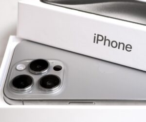 Apple’s iPhone Special Offer, iPhone Camera Update Leaks, Star Trek’s M5 Warning