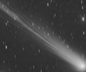 Complete Guide To Seeing ‘Shooting Stars’ From Halley’s Comet On Monday