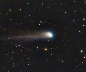 See Bright Comets As Meteor Shower Peaks