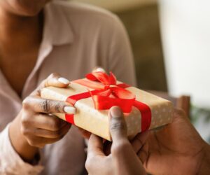 Why Early Holiday Shopping Is The Smart And Sustainable Choice