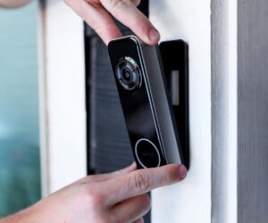 Wyze’s New Battery Video Doorbell Cuts The Cord