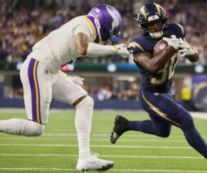 Herbert, Vidal lead Chargers in commanding win over Vikings