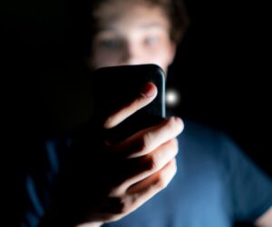 ‘Unprotected’—1 Billion iPhone And Android Users Must Act Now