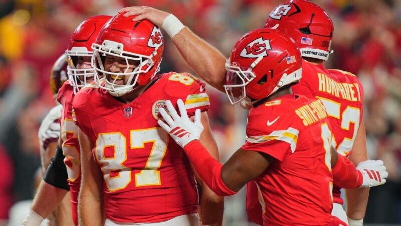 Travis Kelce ties Chiefs TD mark with vintage performance in win