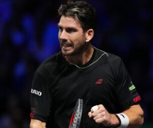 Cam Norrie stuns Carlos Alcaraz in Paris Masters second round