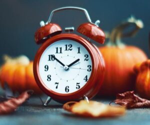 When To Turn Clocks Back This Weekend As Daylight Saving Time Ends