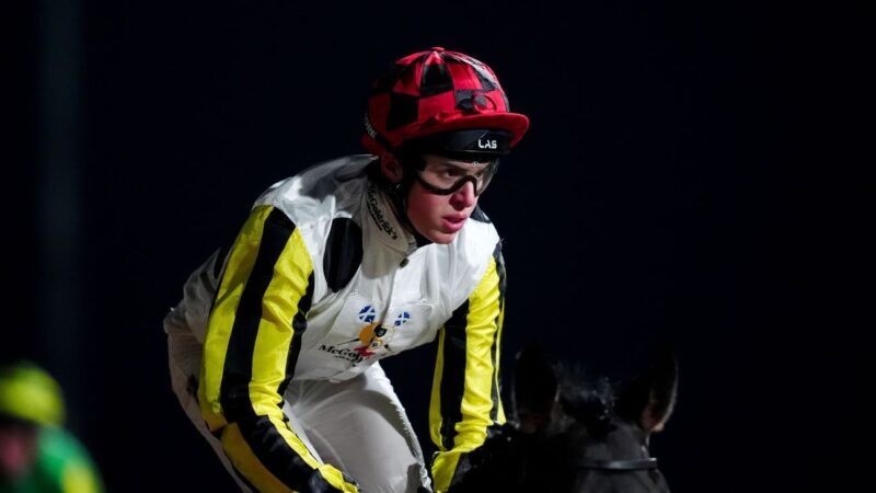 Apprentice jockey Tommie Jakes dies aged 19