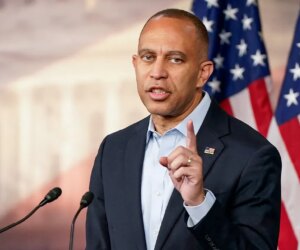 House vets press Jeffries to forgo paychecks as shutdown drags on