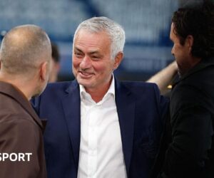 Chelsea 1-0 Benfica: Jose Mourinho defeated but still loved on Stamford Bridge return
