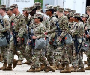 500 National Guard troops arrive in Chicago area amid resistance from Illinois Gov. Pritzker