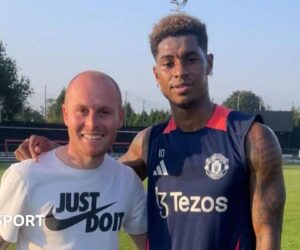 Why are footballers using private coaches?