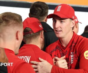 England in New Zealand: Third T20 abandoned after more rain as tourists win series