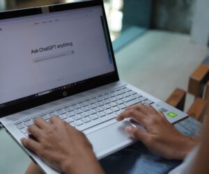 How to Get the Most Out of AI—Without Letting It Think for You