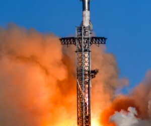 Musk Stumbles on the Way to the Moon