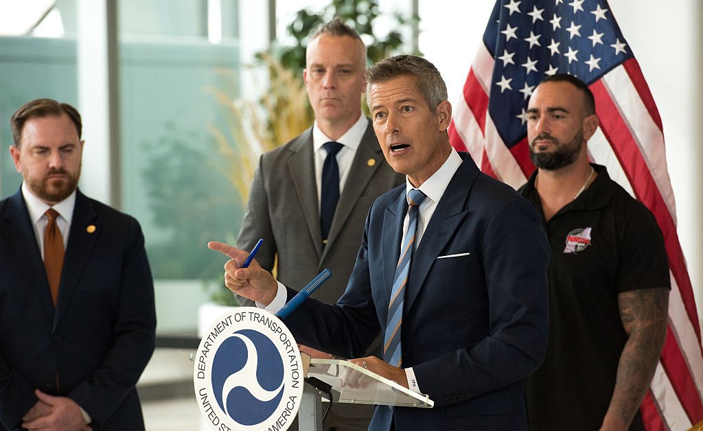 Air Traffic Controllers Are Working Unpaid Due to Shutdown