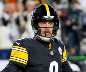 Aaron Rodgers asks Steelers tackle to ease up on physical celebrations: ‘I’m 41’