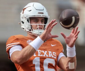 Arch Manning receives encouraging words from Texas alum amid rough season