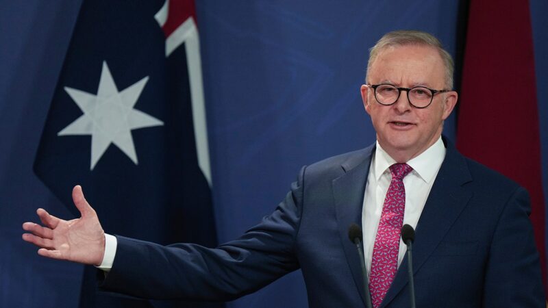 Australian PM’s plane makes emergency landing in Missouri after crew injury