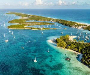 8 Americans arrested in Bahamas after high-powered weapons found on boat