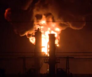 Massive fire erupts at Chevron refinery in El Segundo, California