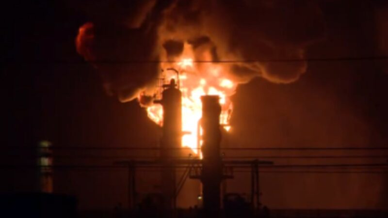 Massive fire erupts at Chevron refinery in El Segundo, California