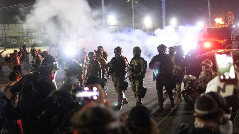 Police union condemns Chicago officers told not to help ICE agents