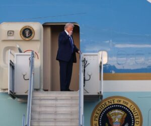 Secret Service finds suspicious hunting stand near Trump’s Air Force One