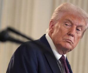 Government shutdown drags on as both parties remain entrenched in standoff
