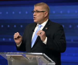 4 family members of Illinois governor candidate killed in Montana helicopter crash, campaign says
