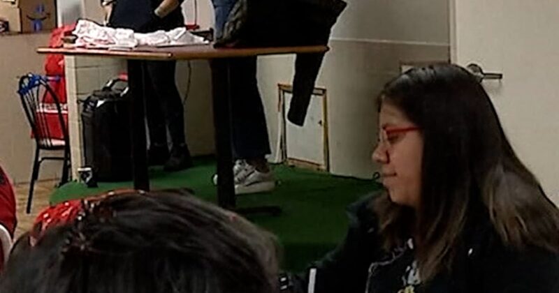 Chicago neighbors blow the whistle on ICE to fight raids